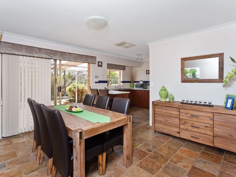 15 Tulipwood Place, South Lake WA 6164