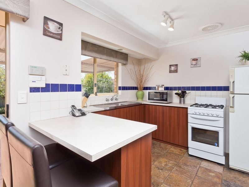 15 Tulipwood Place, South Lake WA 6164