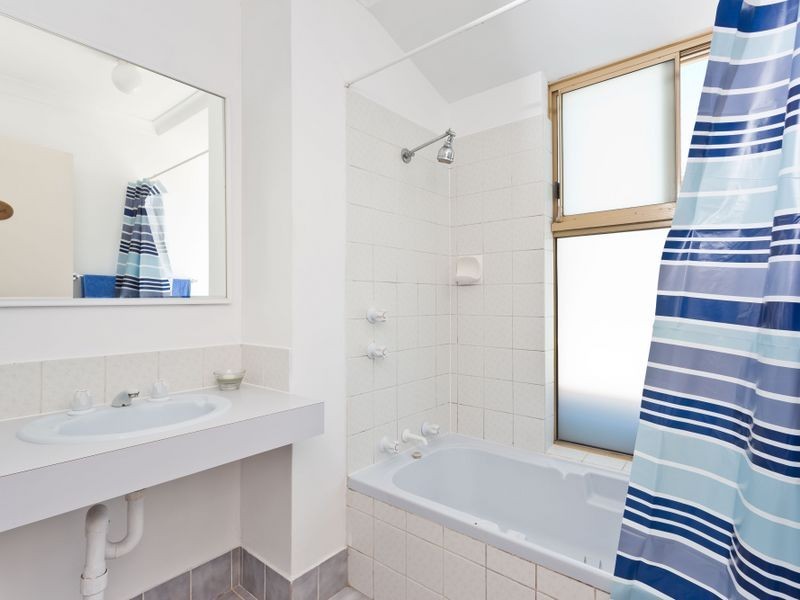 15 Tulipwood Place, South Lake WA 6164