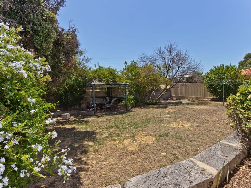 15 Tulipwood Place, South Lake WA 6164