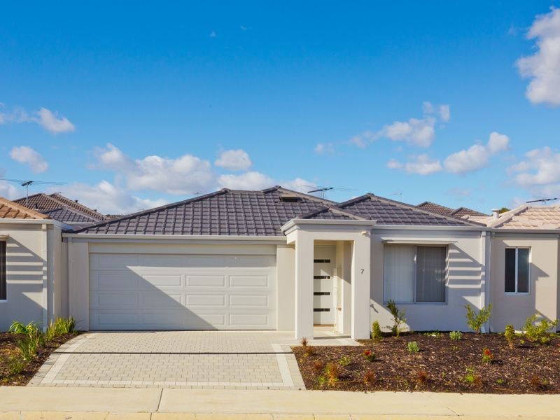 7/2 Positano Crescent, Yangebup WA 6164
