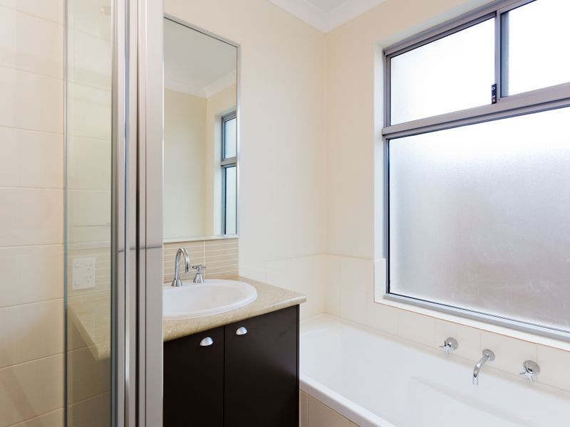 7/2 Positano Crescent, Yangebup WA 6164