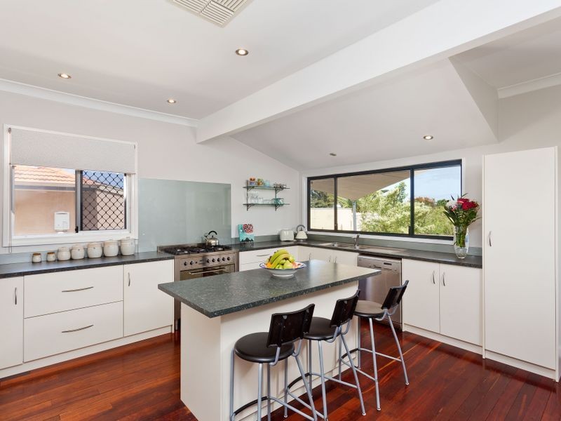 27 Arthur Road, Hamilton Hill WA 6163