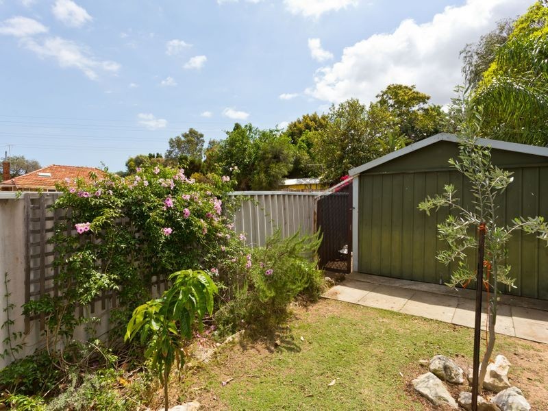 27 Arthur Road, Hamilton Hill WA 6163