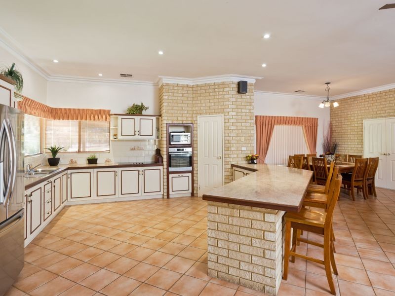 648 Rowley Road, Oakford WA 6121