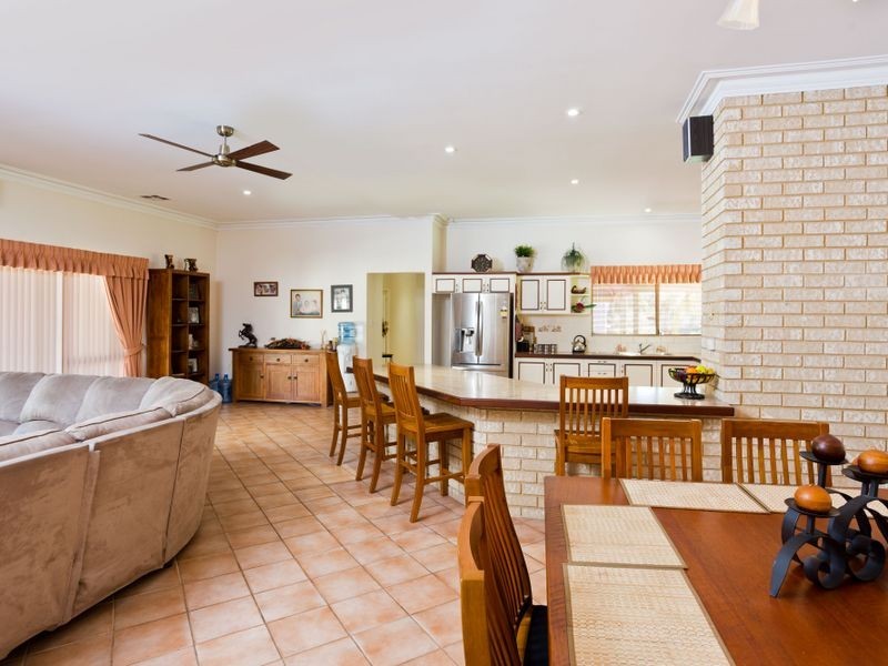 648 Rowley Road, Oakford WA 6121