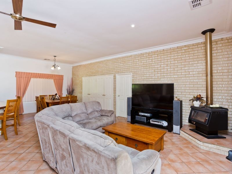 648 Rowley Road, Oakford WA 6121