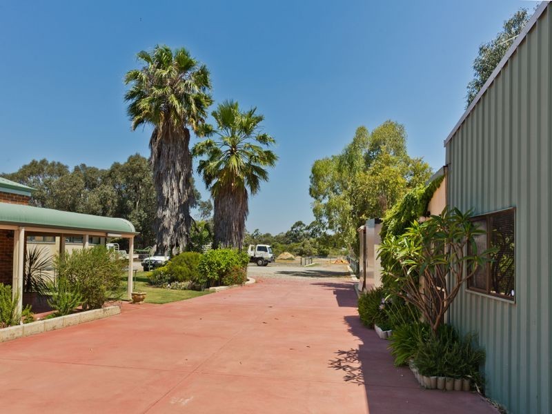 648 Rowley Road, Oakford WA 6121