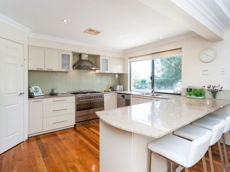 38 Cavanagh Close, Byford WA 6122