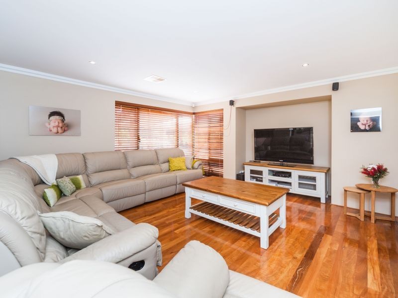 38 Cavanagh Close, Byford WA 6122