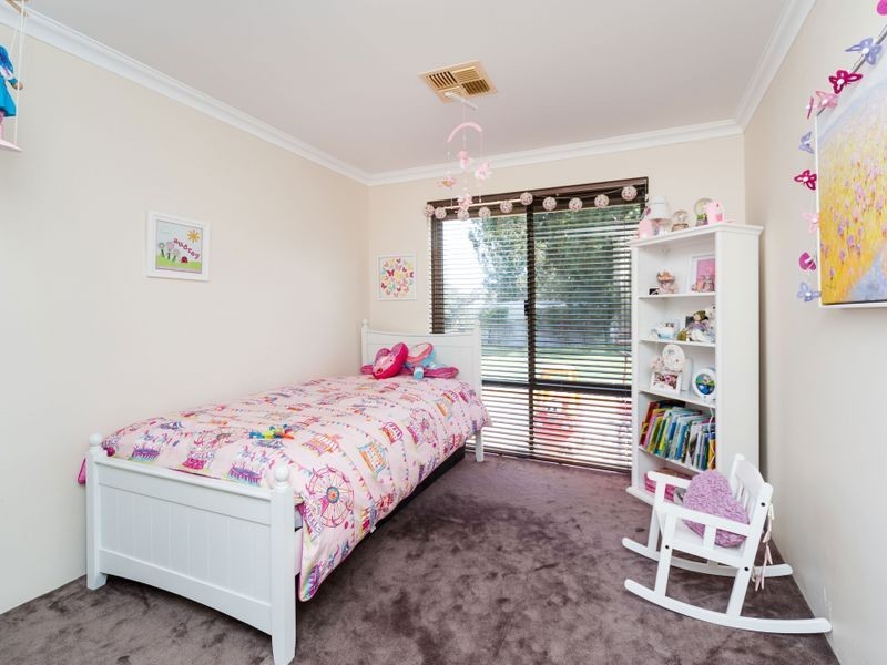 38 Cavanagh Close, Byford WA 6122