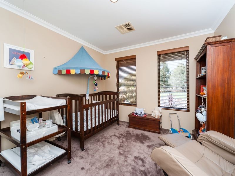 38 Cavanagh Close, Byford WA 6122