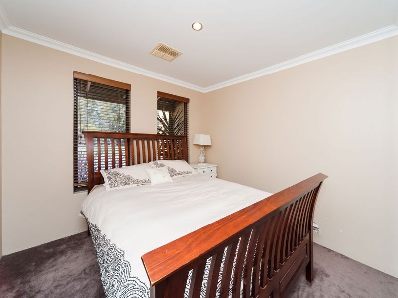 38 Cavanagh Close, Byford WA 6122