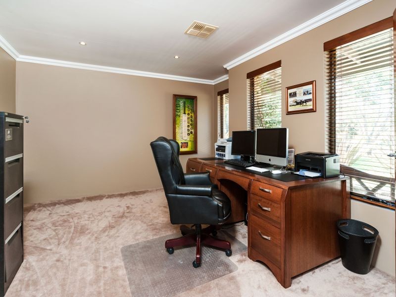 38 Cavanagh Close, Byford WA 6122