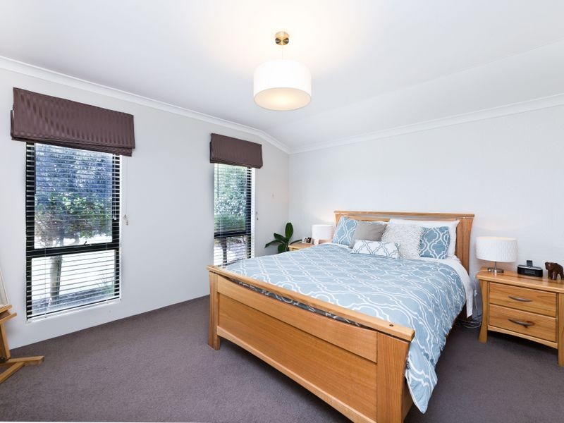 7 Jenniphur Court, Atwell WA 6164