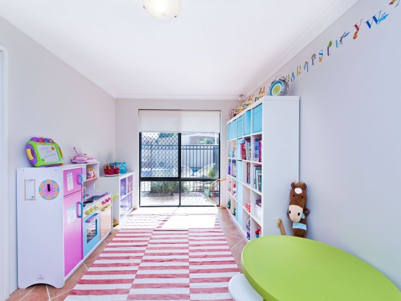 7 Jenniphur Court, Atwell WA 6164