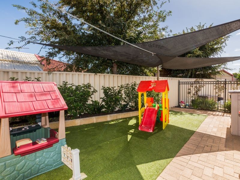 7 Jenniphur Court, Atwell WA 6164