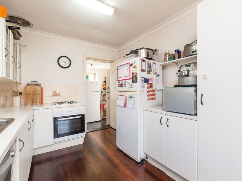 32 Archidamus Road, Coolbellup WA 6163