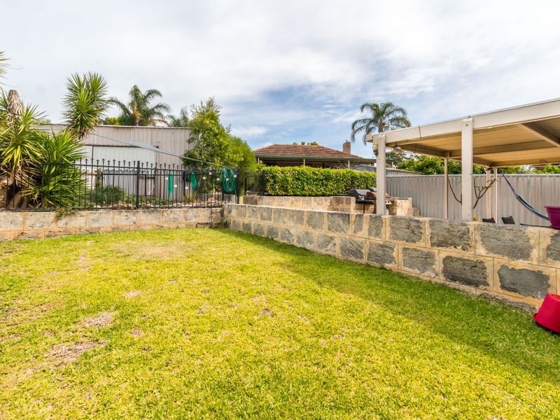 32 Archidamus Road, Coolbellup WA 6163