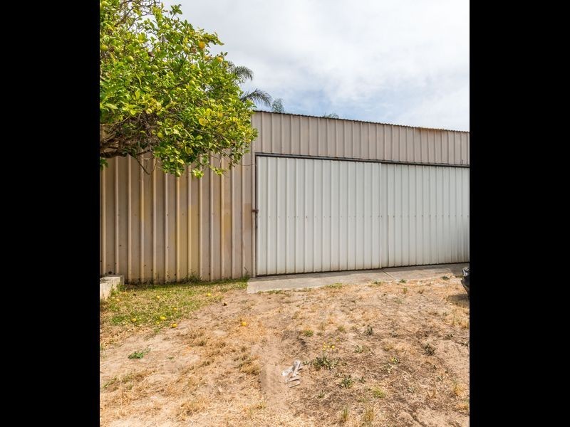 32 Archidamus Road, Coolbellup WA 6163