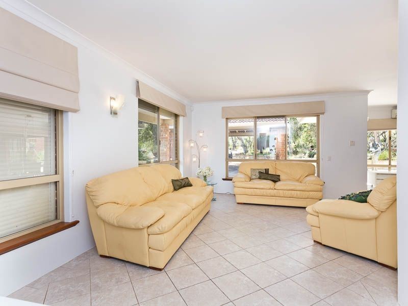 19 Jarrah Close, Wandi WA 6167