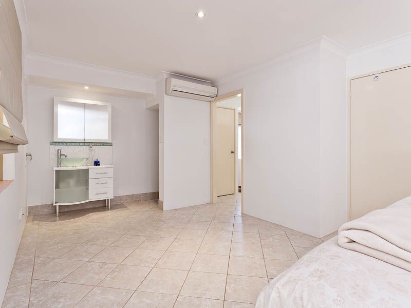 19 Jarrah Close, Wandi WA 6167