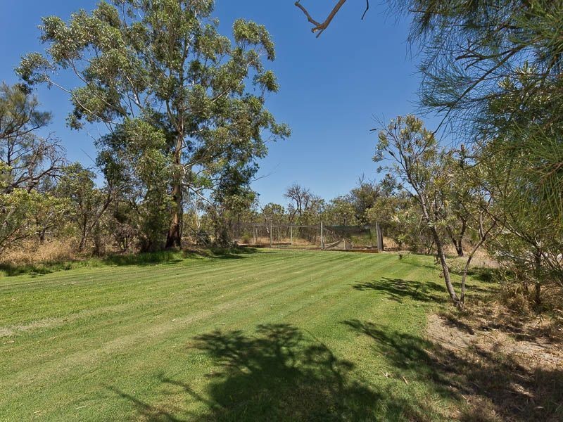 19 Jarrah Close, Wandi WA 6167
