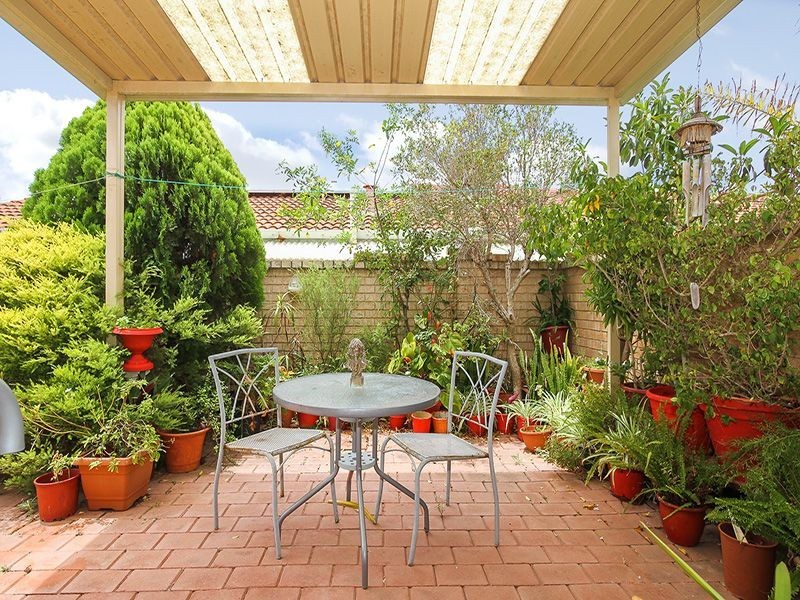 2/15 Watercress Gardens, Spearwood WA 6163