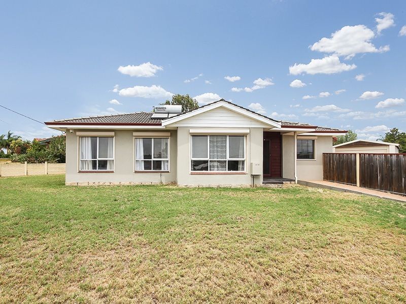 9 Cobine Street, Spearwood WA 6163