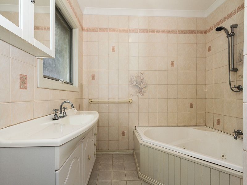 9 Cobine Street, Spearwood WA 6163