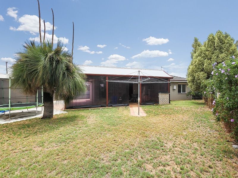 9 Cobine Street, Spearwood WA 6163