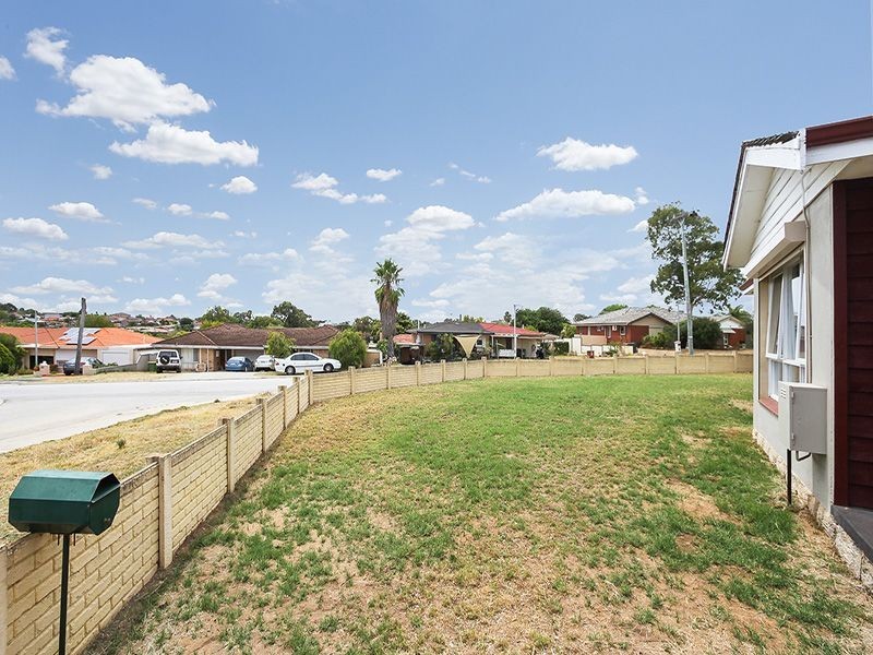 9 Cobine Street, Spearwood WA 6163
