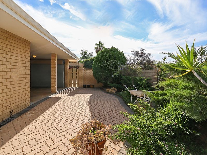 1/2 Bramston Street, Spearwood WA 6163