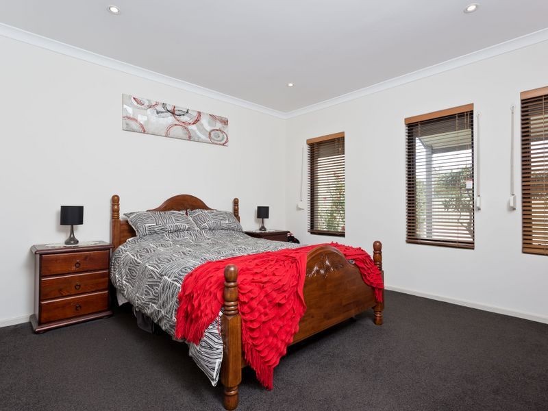 4 Tathra Lane, Aubin Grove WA 6164