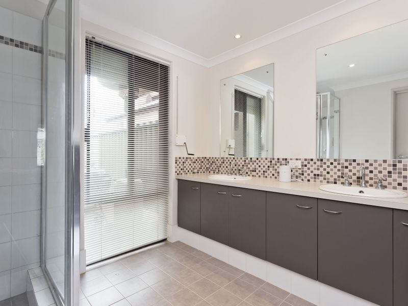 4 Tathra Lane, Aubin Grove WA 6164