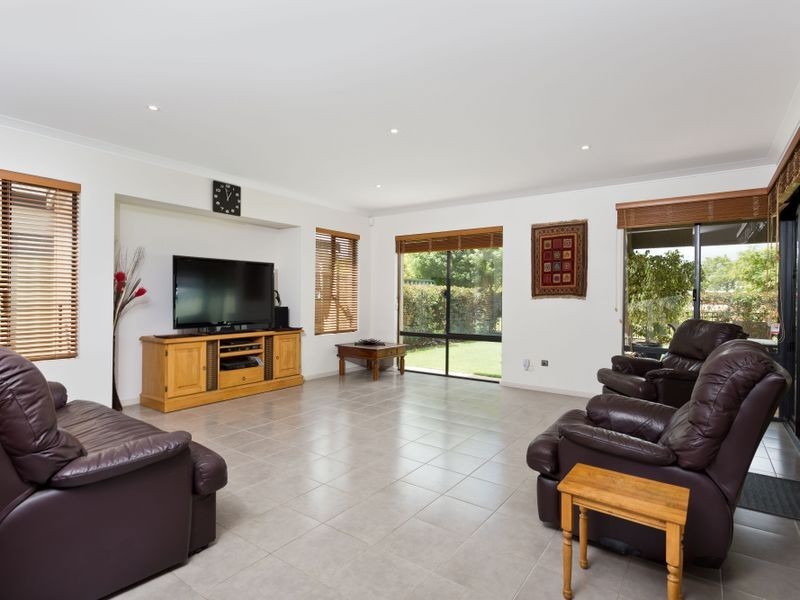 4 Tathra Lane, Aubin Grove WA 6164
