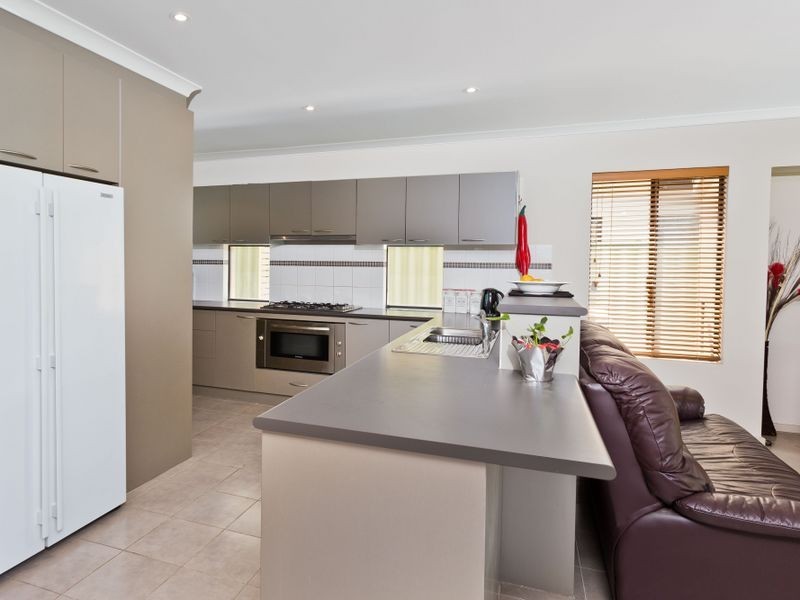 4 Tathra Lane, Aubin Grove WA 6164