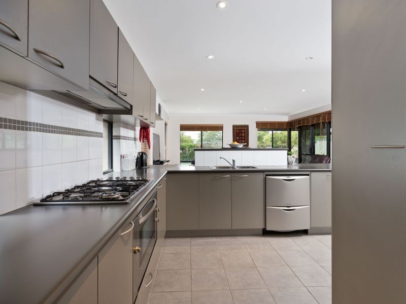 4 Tathra Lane, Aubin Grove WA 6164