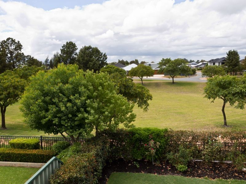 4 Tathra Lane, Aubin Grove WA 6164