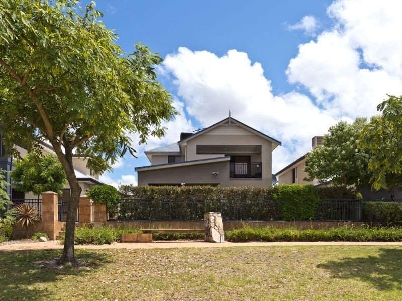 4 Tathra Lane, Aubin Grove WA 6164