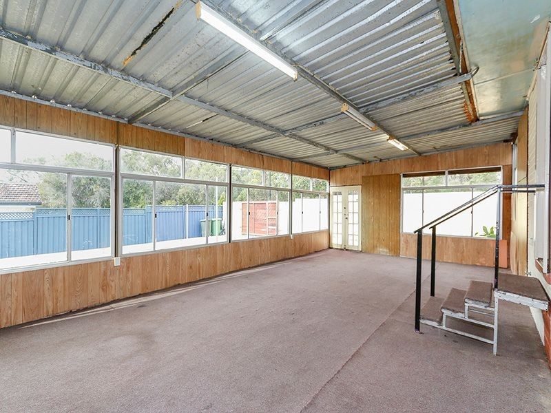 18 Escalus Street, Coolbellup WA 6163