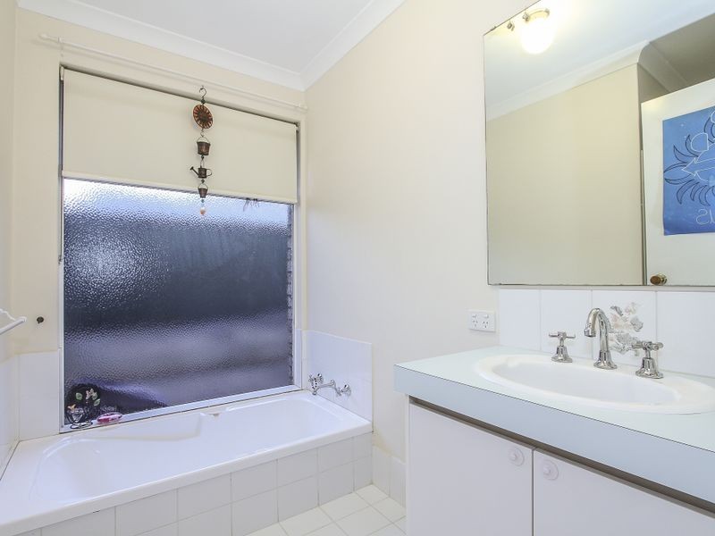 4 Shady Grove, Yangebup WA 6164
