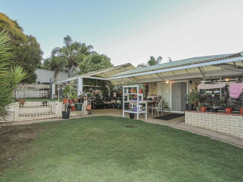 4 Shady Grove, Yangebup WA 6164
