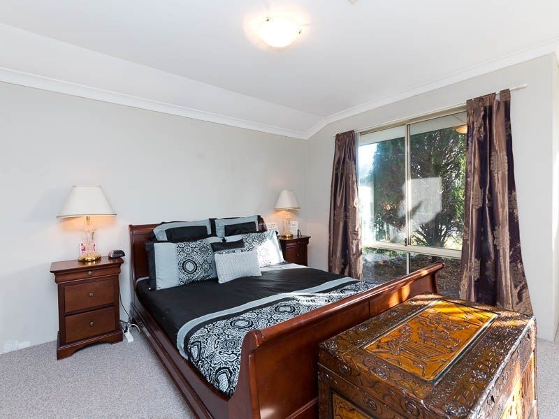 8 Sycamore Avenue, South Lake WA 6164