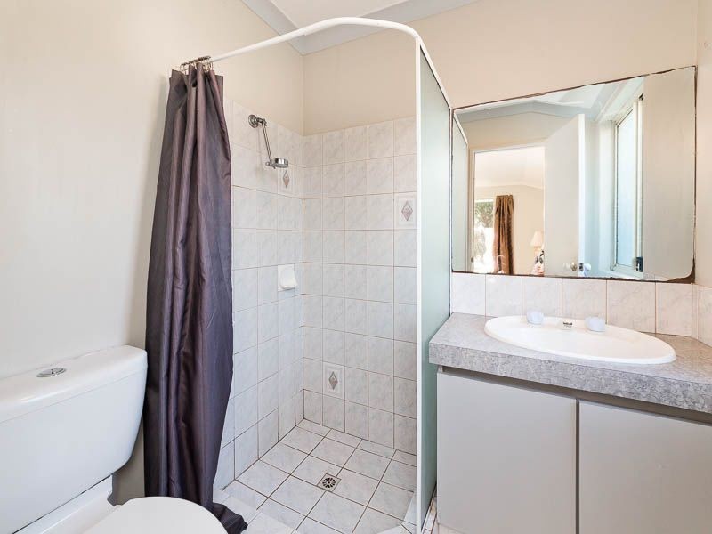 8 Sycamore Avenue, South Lake WA 6164