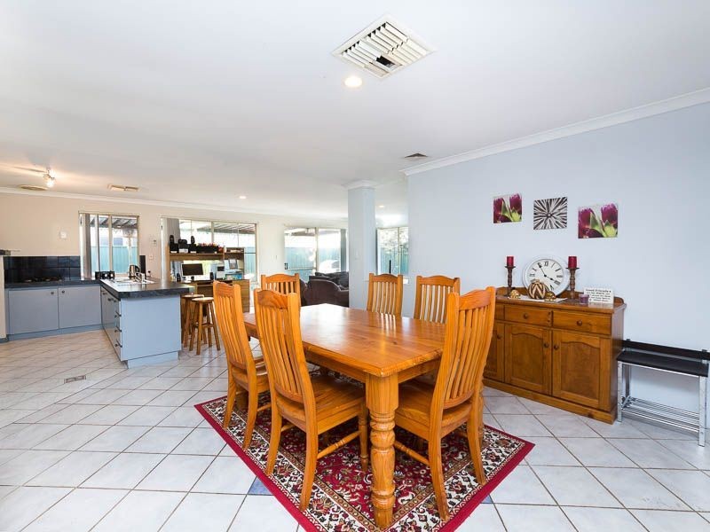 8 Sycamore Avenue, South Lake WA 6164