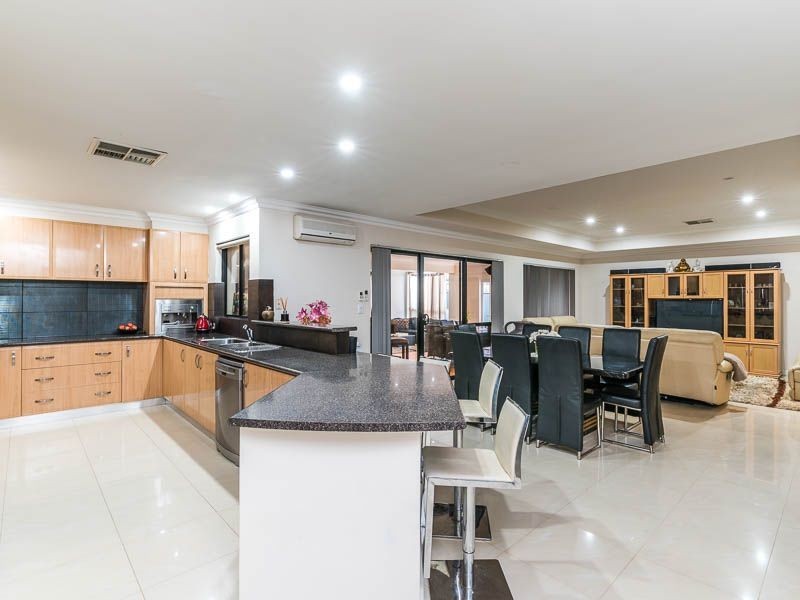 15 Stills Avenue, Harrisdale WA 6112