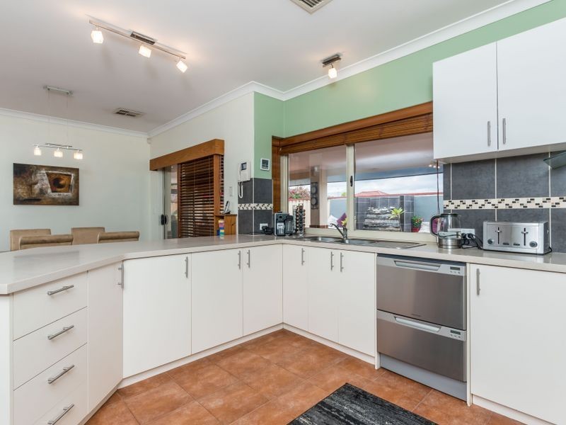 3 Inness Vista, Hammond Park WA 6164