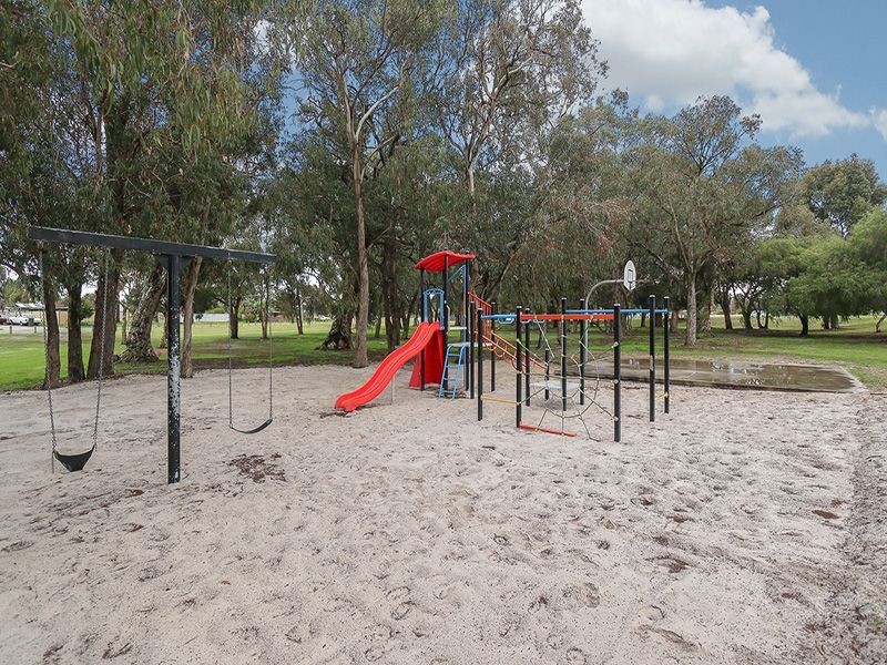 92 Glenbawn Drive, South Lake WA 6164