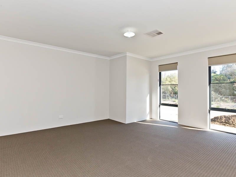 120 Mornington Crescent, Wandi WA 6167